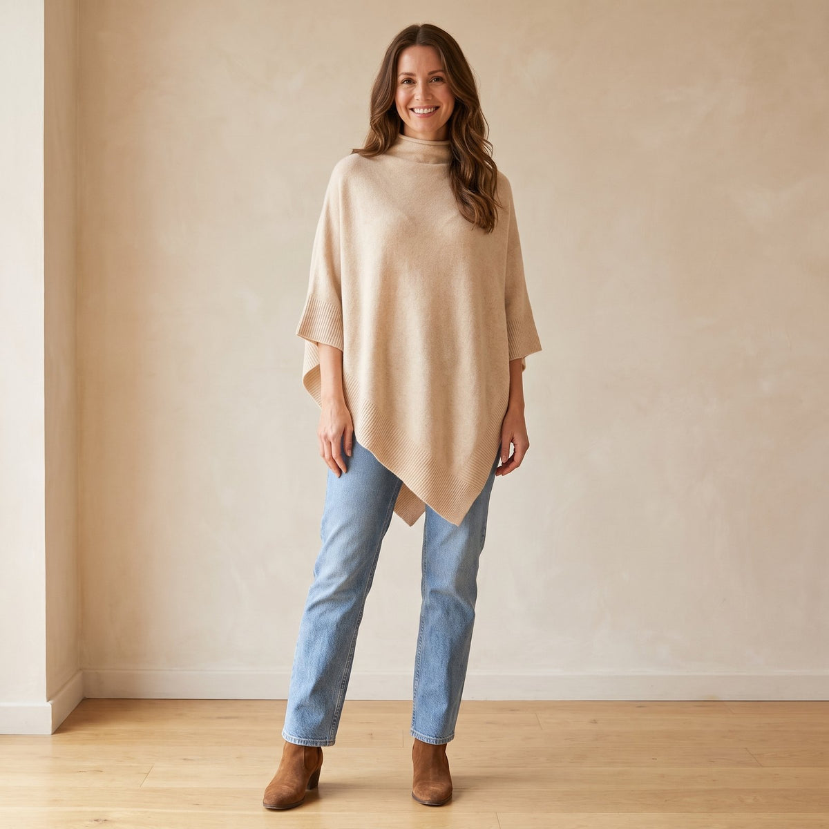 Der Weiche Poncho in Aprikose